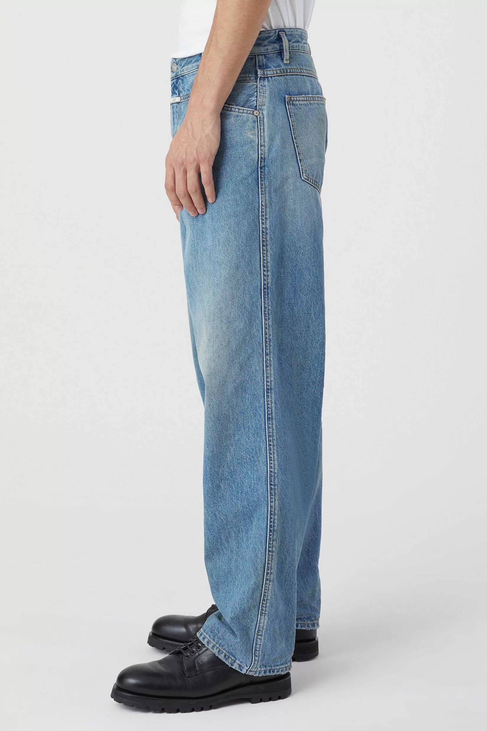 Shop CLOSED Relaxte Jeans - Stijlnaam X-Treme Loose Midden Blauw